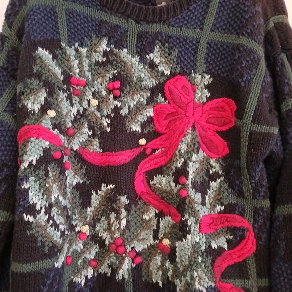 Handknit Metropolitan Woman Sweater - Picture 11 of 13